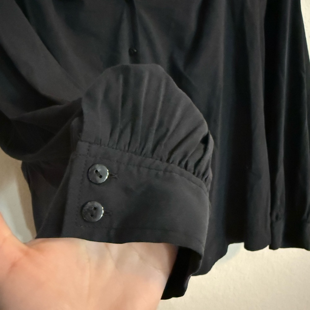 Chico's Black Pullover Top Blouse Lightweight Button Closure Size 3 (US 16/XL) - Picture 3 of 7